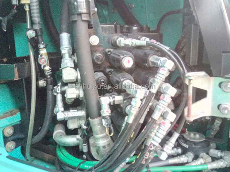 बेस्ट सेलिंग सेकंड हैंड क्रॉलर खुदाई Kobelco135/उपयोग किया अच्छी गुणवत्ता की खुदाई मशीन Kobelco135 बिक्री के लिए