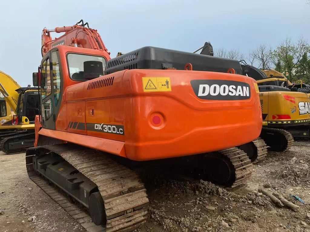 Doosan DX300LC, Doosan DX300 DH300, Doosan DX300 जापान के लिए बिक्री के लिए खुदाई मशीन