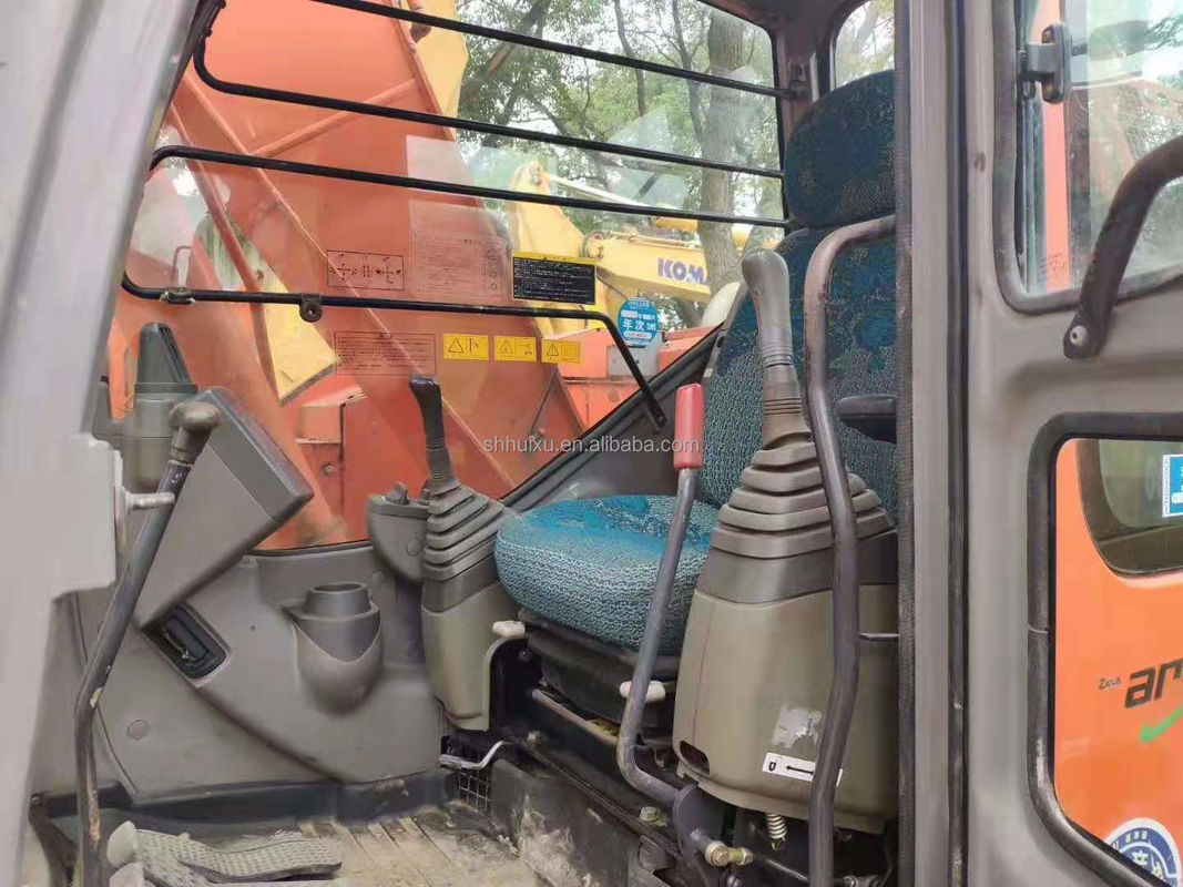 हिटाची स्टॉक में हाइड्रोलिक क्रॉलर एक्सकेवेटर हिटाची 135 सेकंड हैंड अच्छी स्थिति/उपयोगी खुदाई मशीन जापानी हिटाची 135 बिक्री के लिए