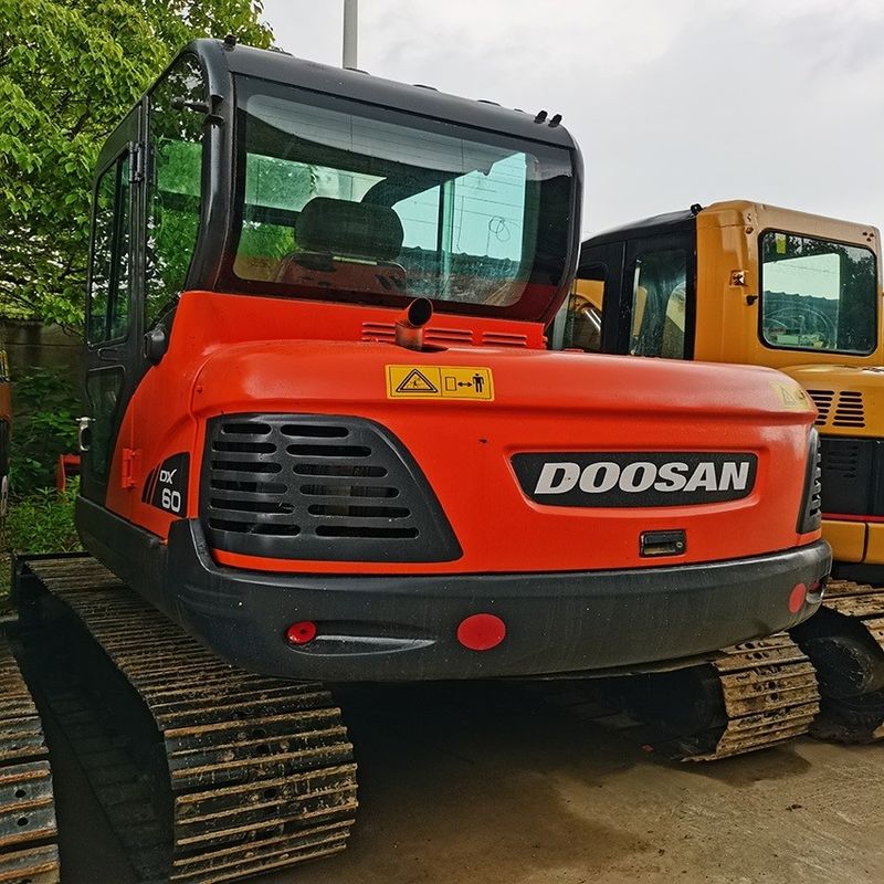दोसान गर्म बिक्री अच्छी बिक्री प्रयुक्त खुदाई Doosan DX60W पहिया खुदाई मशीन