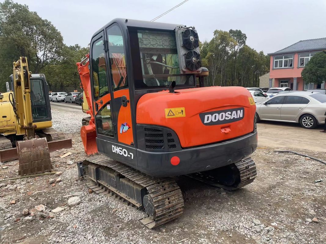 इस्तेमाल किया हाइड्रोलिक खुदाई Doosan DH60-7 छोटे खुदाई खुदाई इस्तेमाल किया सस्ता दूसरा हाथ मशीन इस्तेमाल की बिक्री