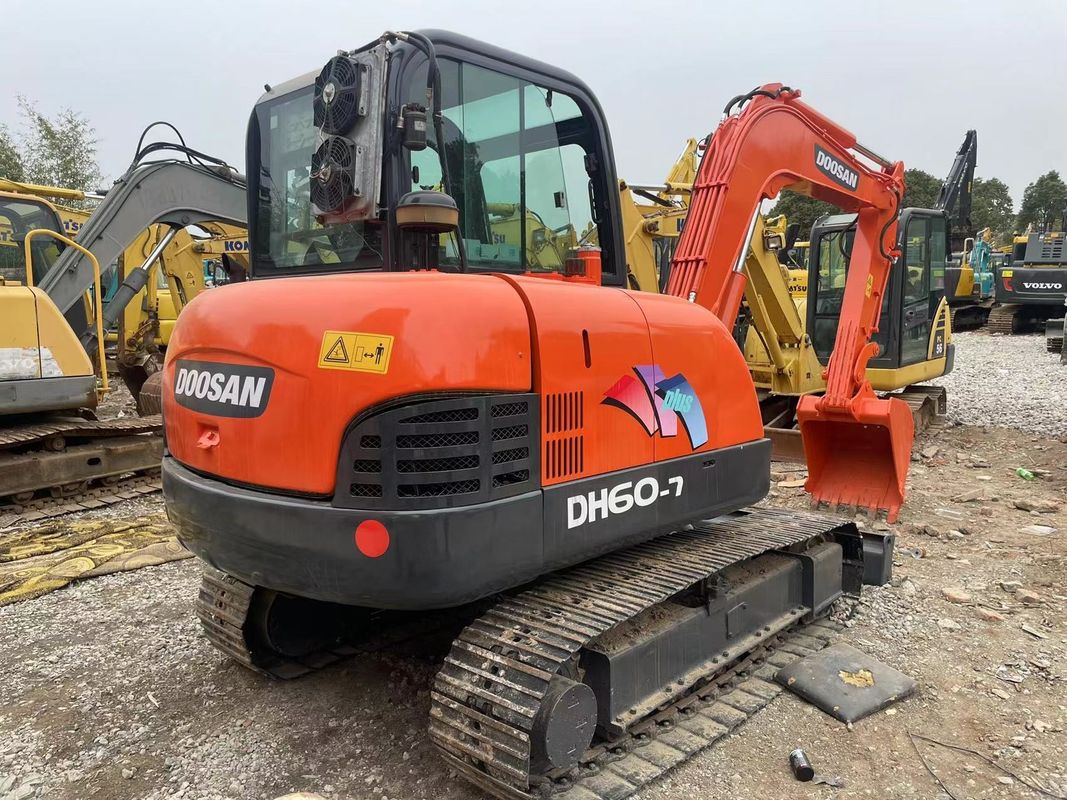 इस्तेमाल किया हाइड्रोलिक खुदाई Doosan DH60-7 छोटे खुदाई खुदाई इस्तेमाल किया सस्ता दूसरा हाथ मशीन इस्तेमाल की बिक्री