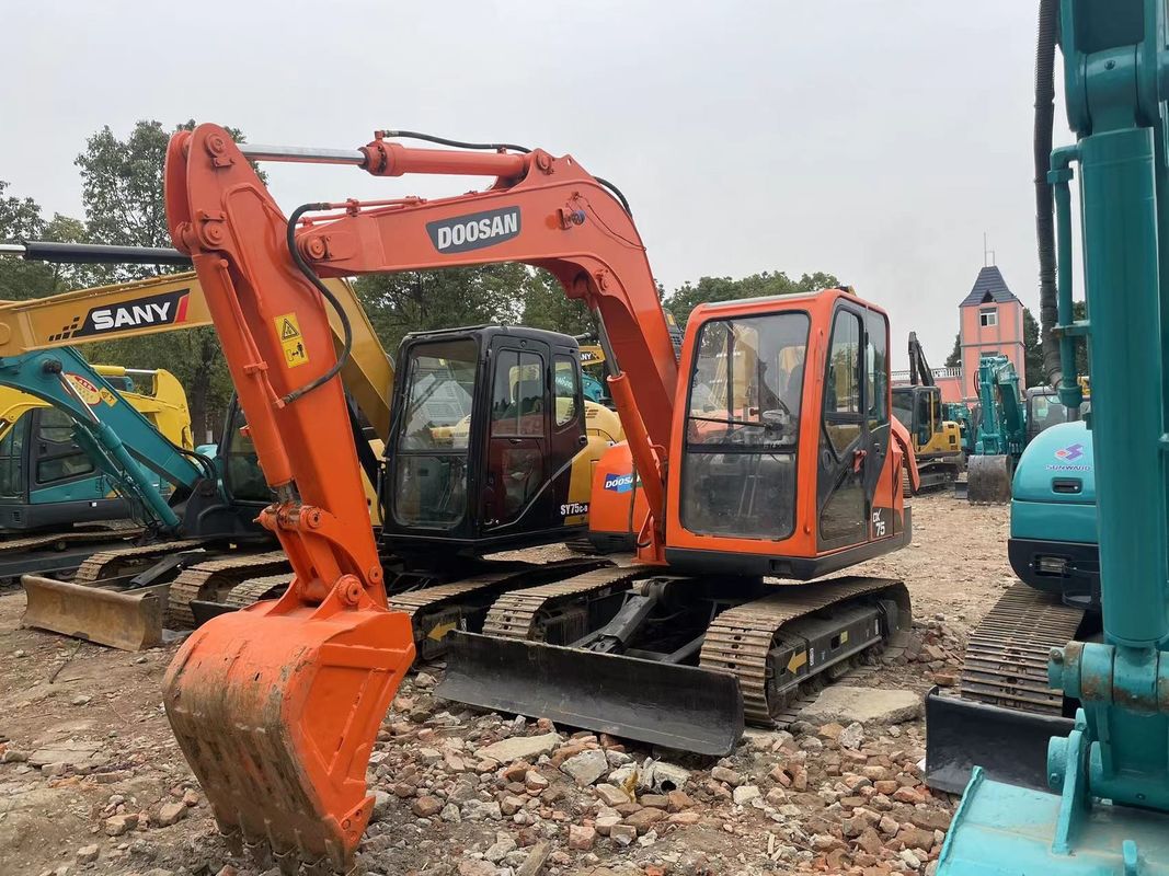 अच्छा प्रदर्शन खुदाई Doosan DX75 छोटे खुदाई मशीनों का इस्तेमाल किया 6 टन खुदाई बिक्री के लिए मिनी सबसे अच्छा खुदाई