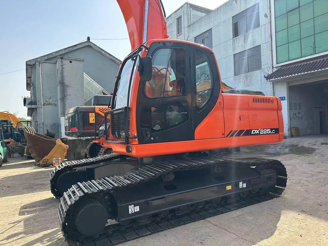 मूल पेंट और स्थिति बिक्री के लिए सेकंड हैंड खुदाई मशीन Doosan DX225LC