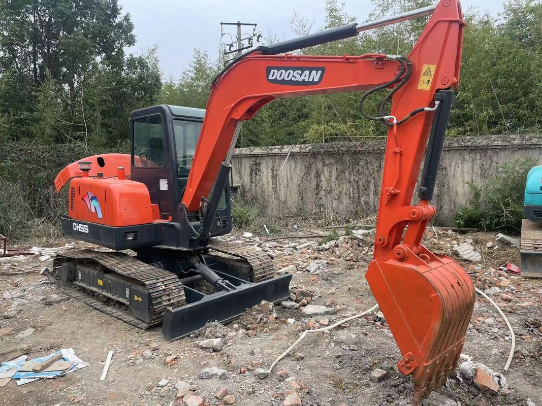 मिनी इस्तेमाल क्रॉलर खुदाई मशीन Doosan dx55/सेकंड हाथ उच्च गुणवत्ता वाले खुदाई Doosan dx55