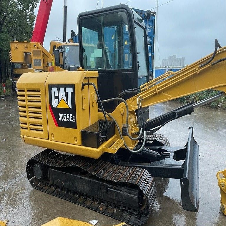 अच्छी गुणवत्ता का 5.5 टन इस्तेमाल किया CAT 305.5 क्रॉलर खुदाई मिनी कैटरपिलर बिक्री के लिए CAT 303 कैटरपिलर स्टॉक में CAT 306 खुदाई