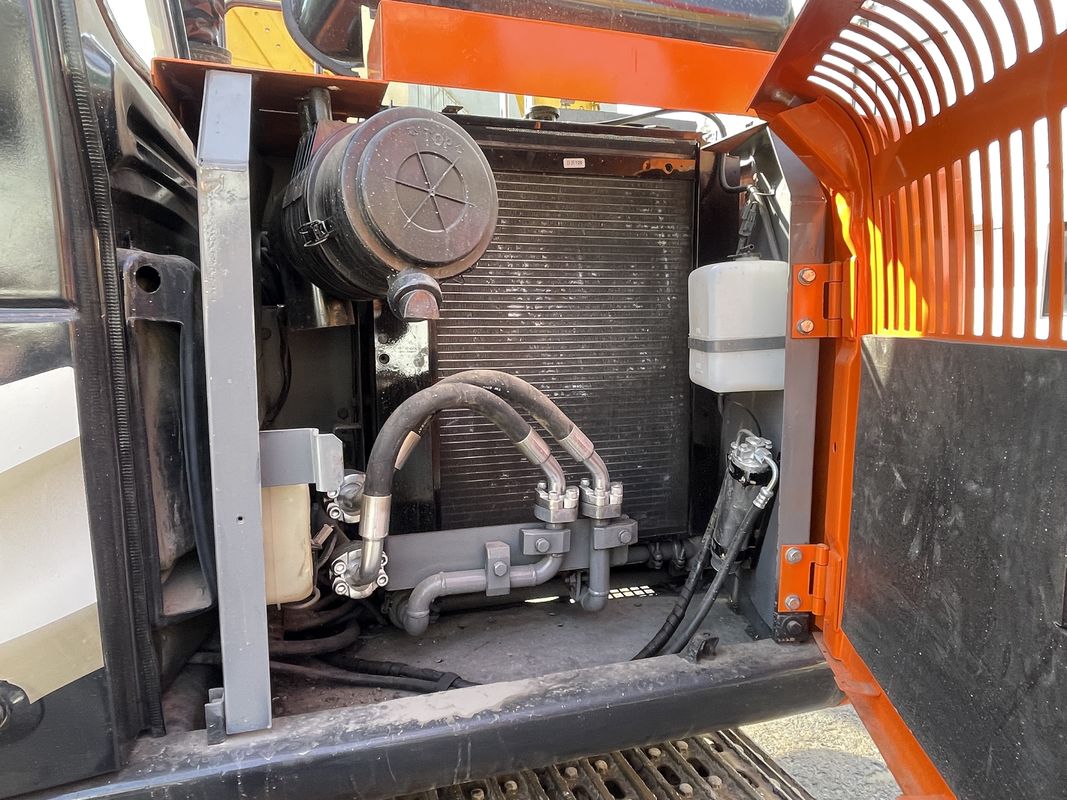 सेकंड हैंड मशीन प्रयुक्त खुदाई मशीन HITACHI 120 कम कीमत पर बिक्री के लिए