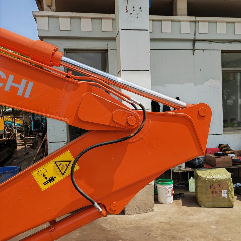 हिताची स्टॉक में 90% सेकंड हैंड हिताची zx135/उपयोगी क्रॉलर खुदाई करने वाली हिताची zx135 बिक्री के लिए