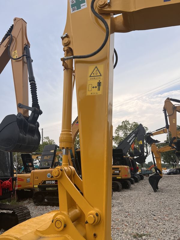 प्रयुक्त हाइड्रोलिक क्रॉलर खुदाई Komatsu pc130 अन्य निर्माण मशीनें प्रयुक्त खुदाई Komatsu pc130 सस्ती कीमत