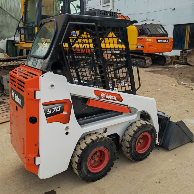 बहुक्रियाशील प्रयुक्त स्किड स्टीयर लोडर BOBCAT S70 Doosan Bobcat 1 टन सेकंड हैंड मिनी लोडर