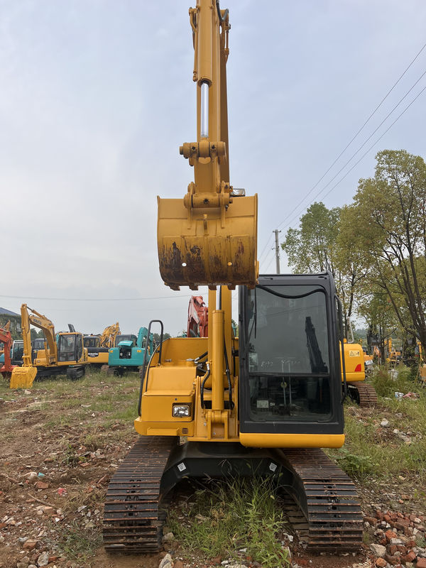 उच्च शक्ति वाला इंजन इस्तेमाल किया KOMATSU PC130 बिक्री पर/दूसरा हाथ मध्यम आकार का खुदाई मशीन KOMATSU PC130