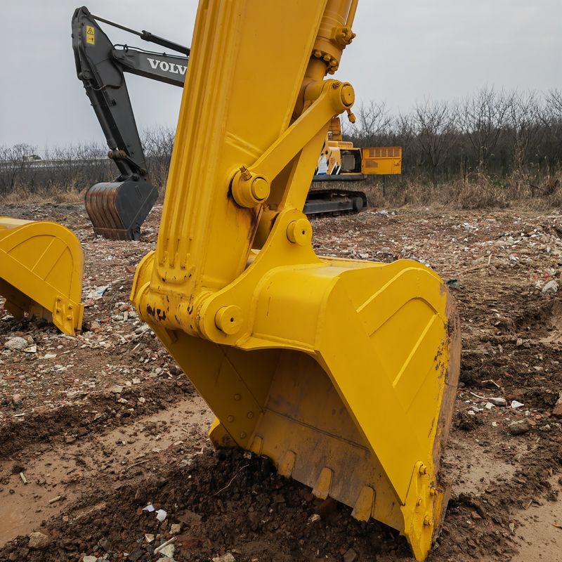 स्टॉक में बड़ा प्रयुक्त खुदाई मशीन KOMATSU PC220-8/नया आगमन दूसरा हाथ KOMATSU PC220-8